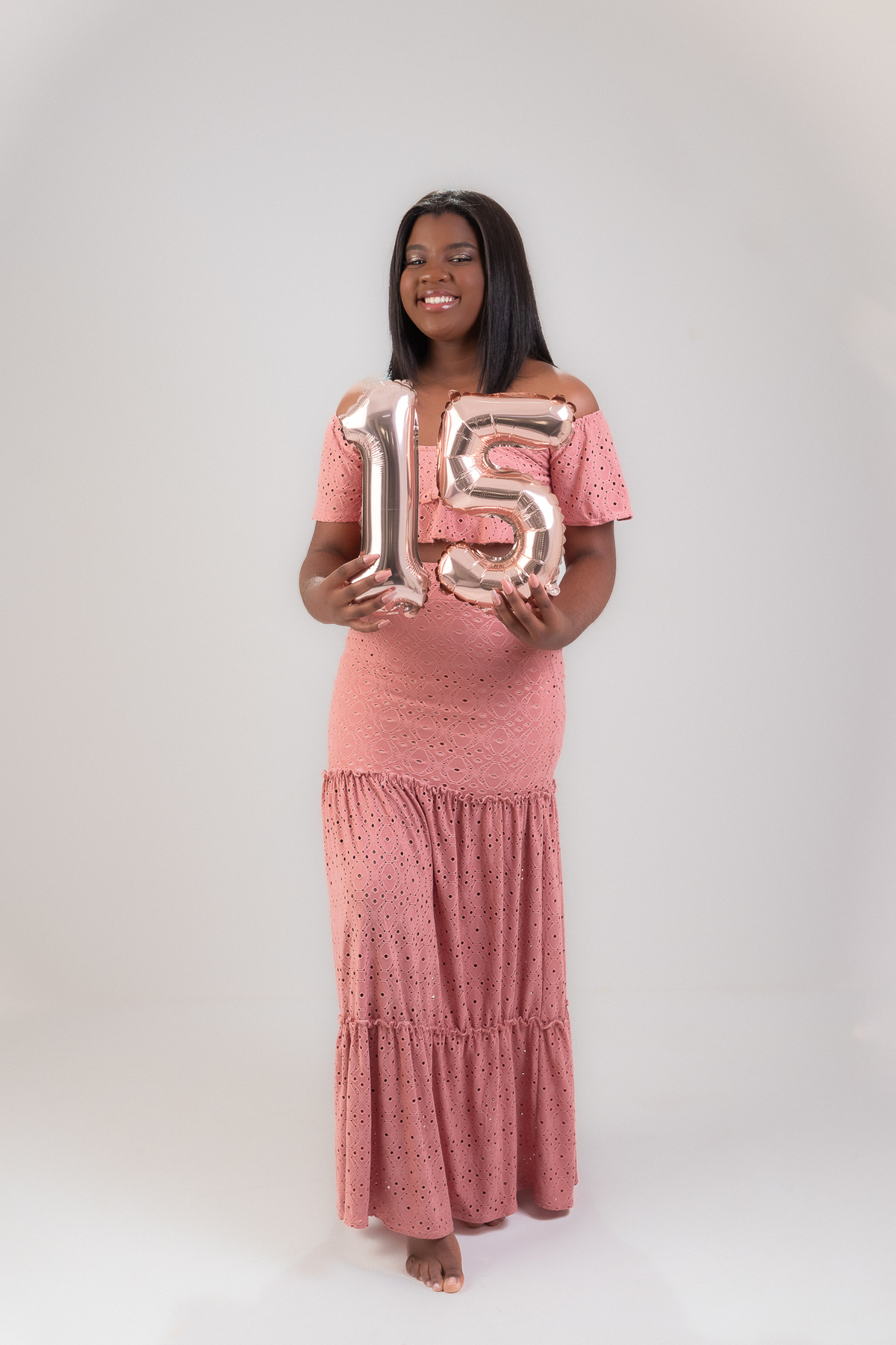 ensaio debutante book 15 anos em estudio rosa jeans morena barbie elegante casual marcos felipe fotografia belo horizonte bh contagem ibirite nova lima