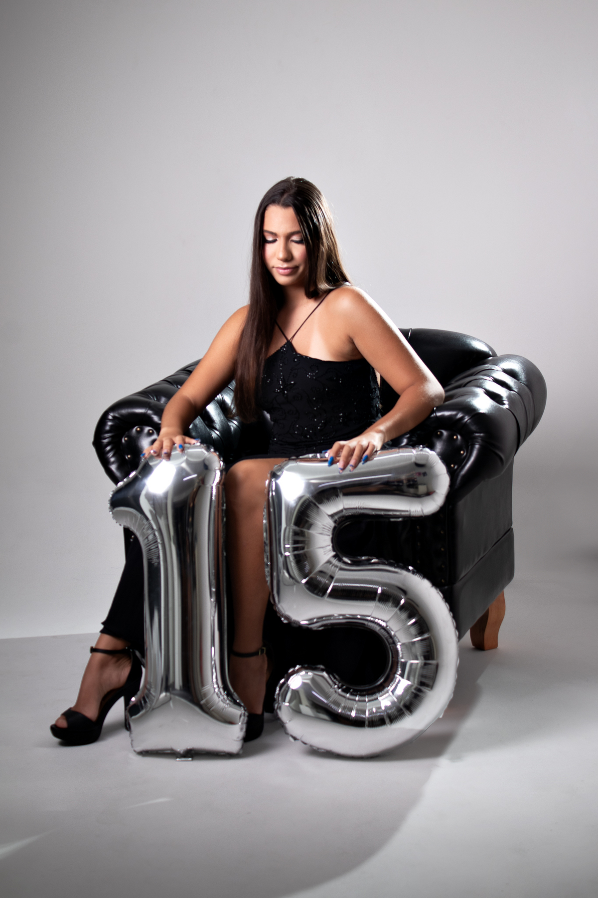 ensaio debutante 15 anos em estúdio belo horizonte bh contagem cruzeiro rosa chique elegante branco preto marcos felipe fotografia