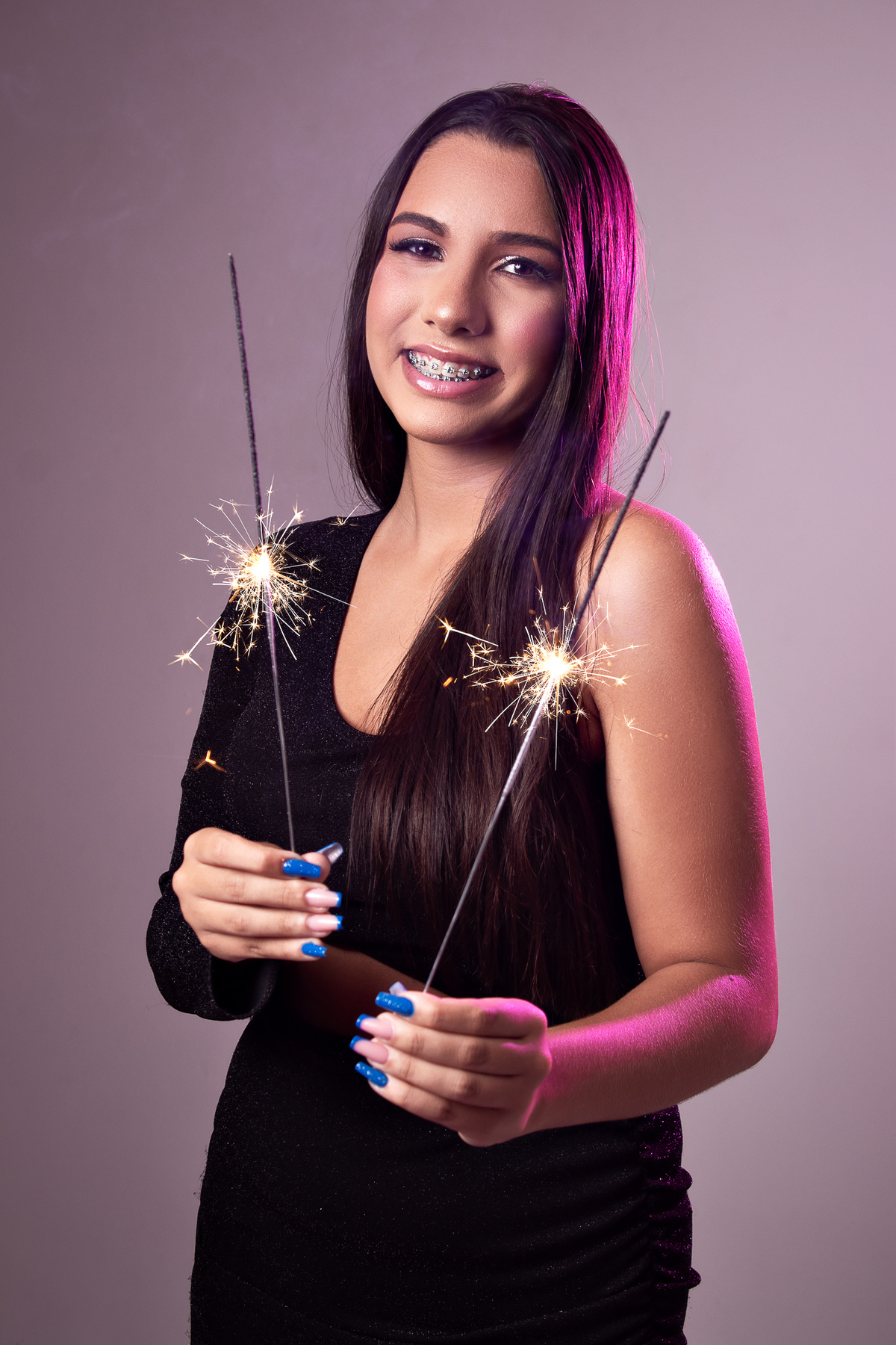 ensaio debutante 15 anos em estúdio belo horizonte bh contagem cruzeiro rosa chique elegante branco preto marcos felipe fotografia
