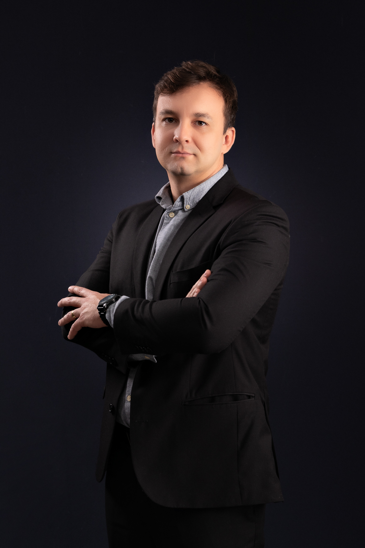 ensaio corporativo profissional estúdio engenheiro social fundo branco fundo preto marcos felipe fotografia belo horizonte contagem