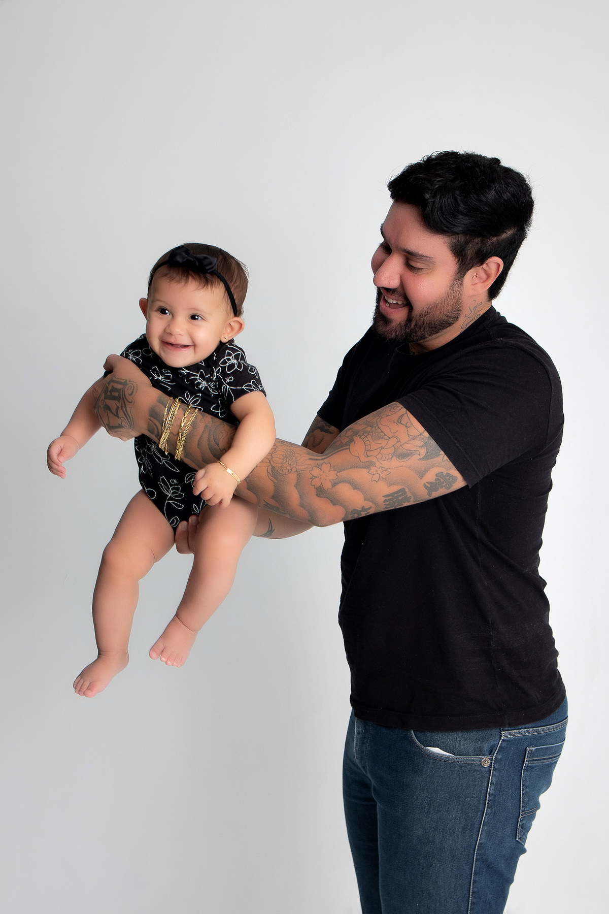 ensaio dia dos pais e família em estúdio black preto jeans fundo branco clean barreiro belo horizonte bh marcos felipe fotografia