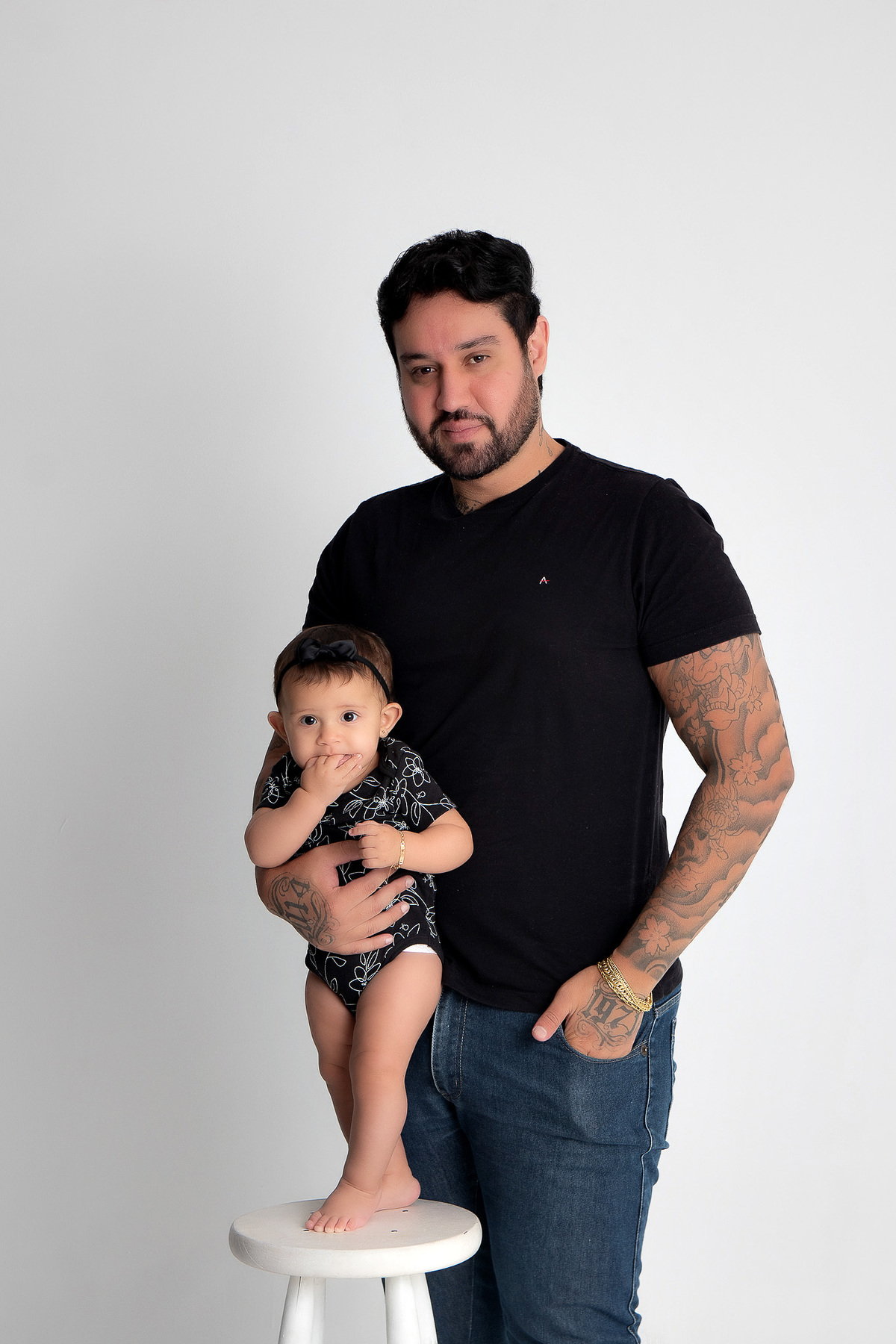 ensaio dia dos pais e família em estúdio black preto jeans fundo branco clean barreiro belo horizonte bh marcos felipe fotografia