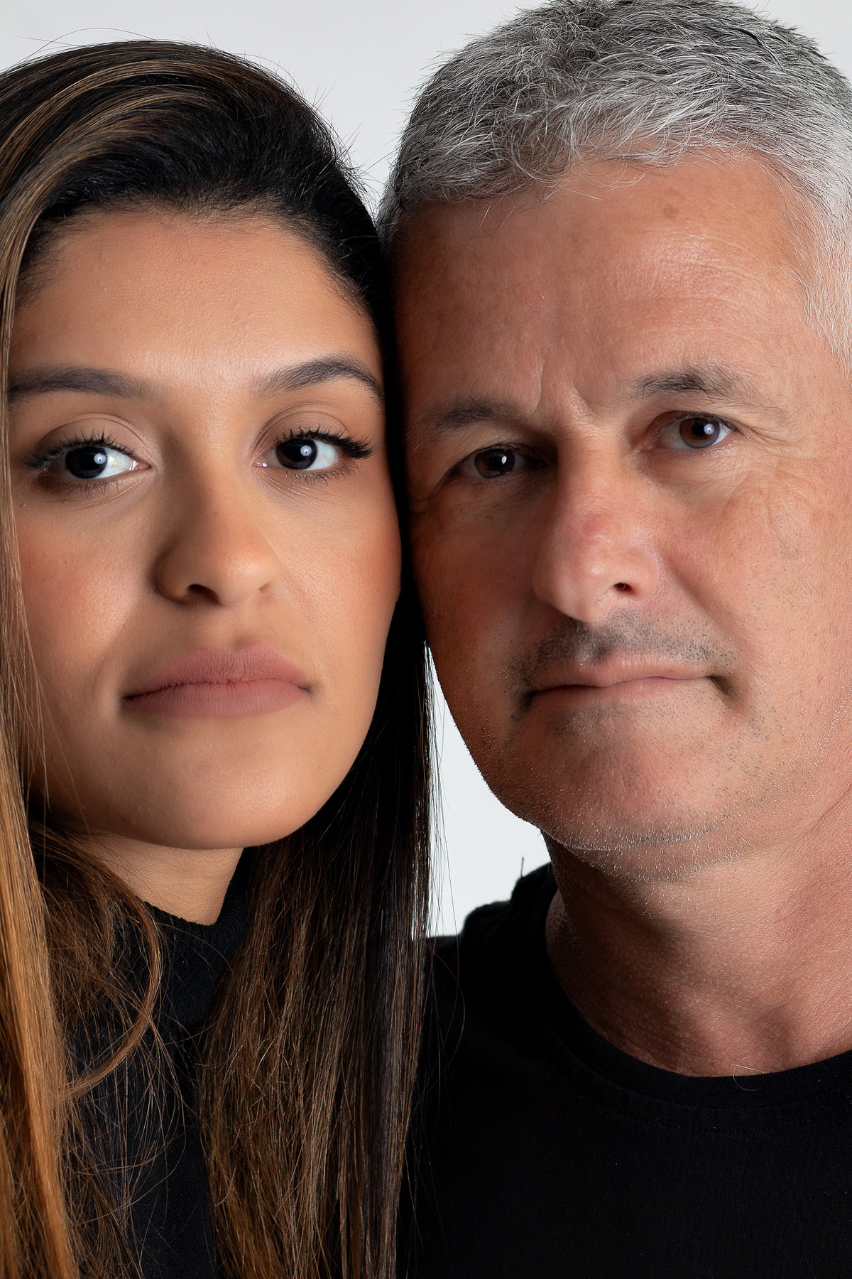 ensaio dia dos pais e família em estúdio black preto jeans fundo branco clean barreiro belo horizonte bh marcos felipe fotografia