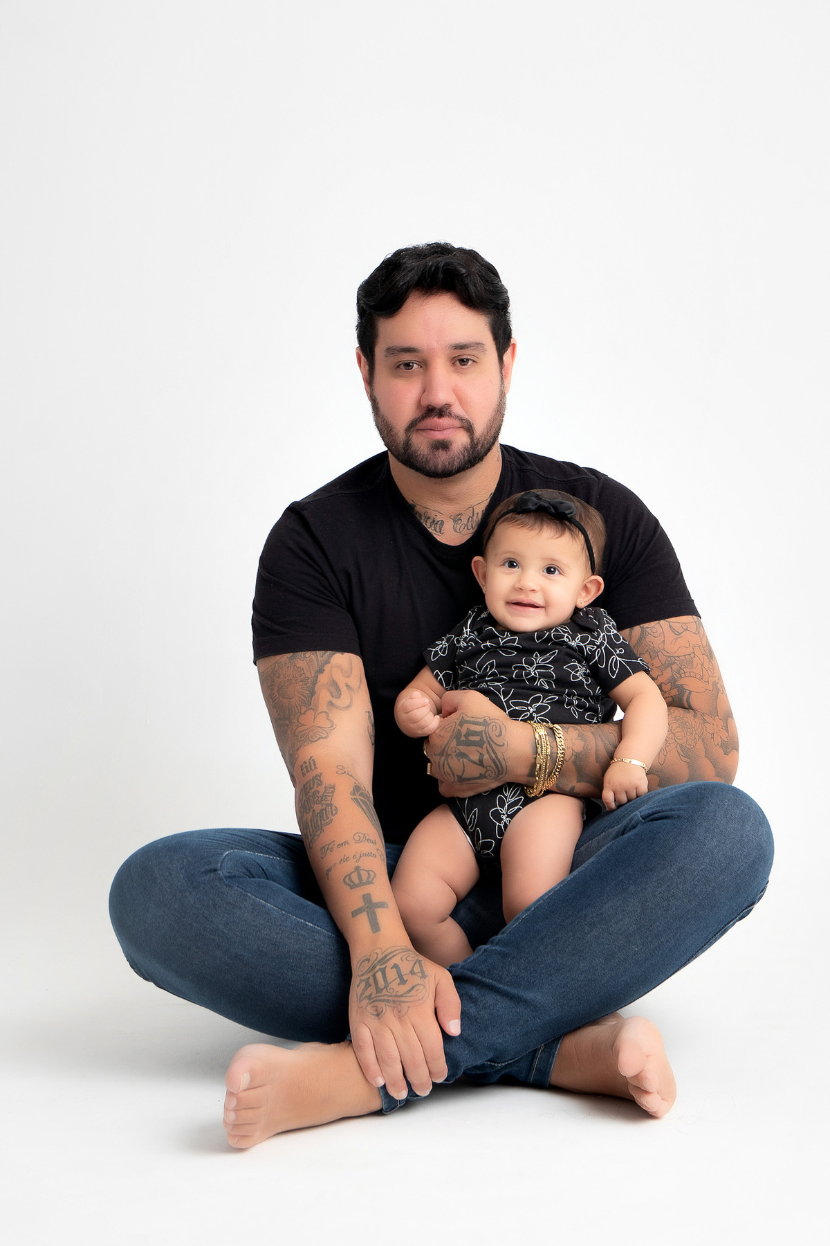 ensaio dia dos pais e família em estúdio black preto jeans fundo branco clean barreiro belo horizonte bh marcos felipe fotografia