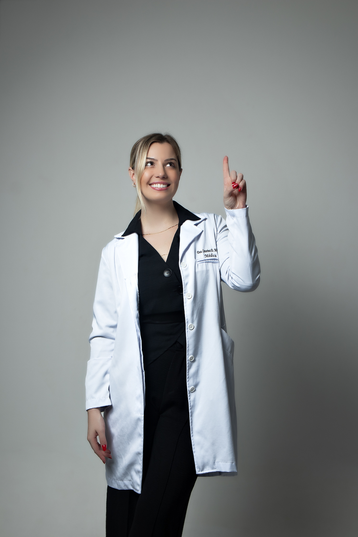 ensaio corporativo profissional médica dermatologista catarina michels estúdio rosa preto belo horizonte contagem bh marcos felipe fotografia