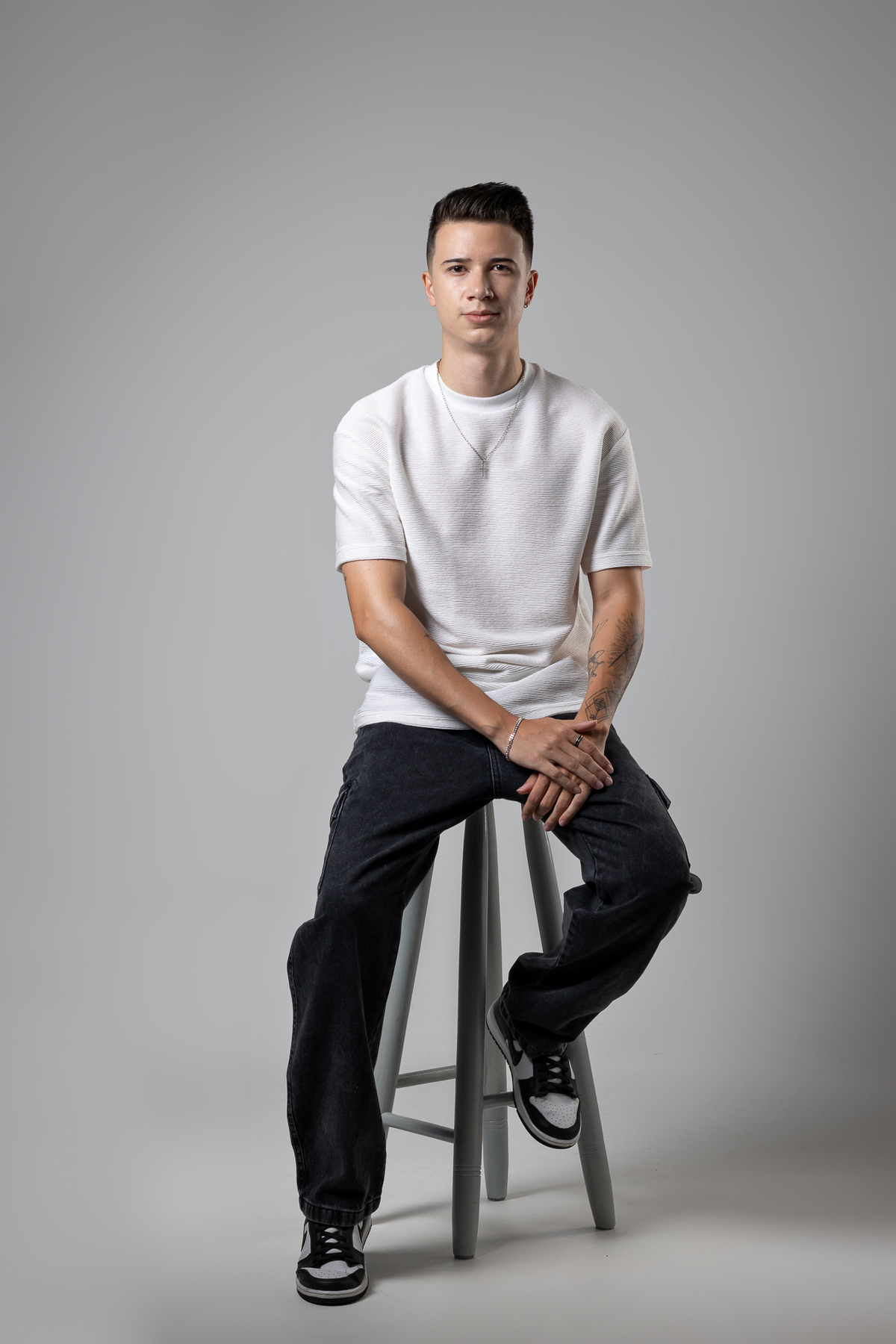 ensaio casual masculino estúdio belo horizonte barreiro marcos felipe fotografia jeans cruzeiro jaqueta preto branco