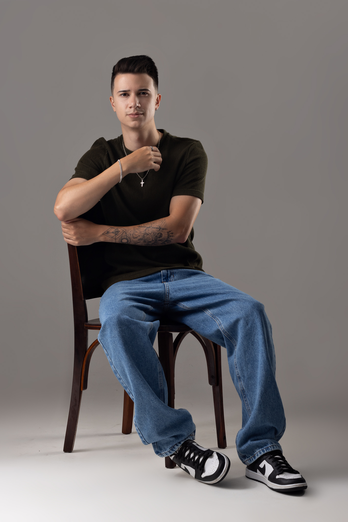 ensaio casual masculino estúdio belo horizonte barreiro marcos felipe fotografia jeans cruzeiro jaqueta preto branco