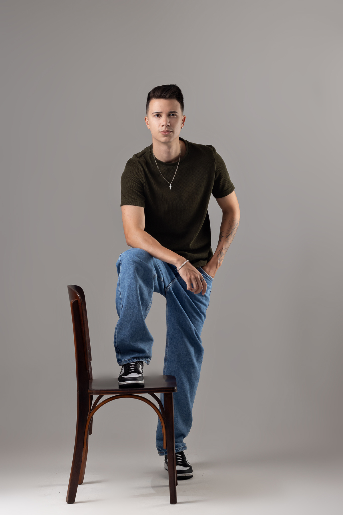 ensaio casual masculino estúdio belo horizonte barreiro marcos felipe fotografia jeans cruzeiro jaqueta preto branco