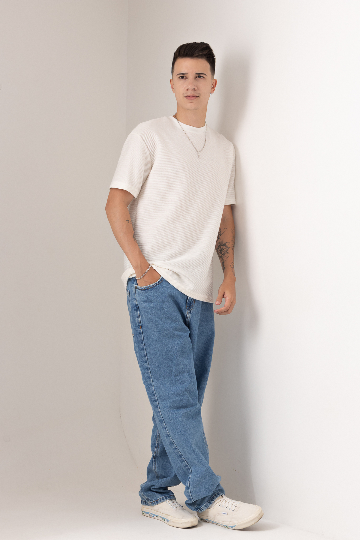 ensaio casual masculino estúdio belo horizonte barreiro marcos felipe fotografia jeans cruzeiro jaqueta preto branco