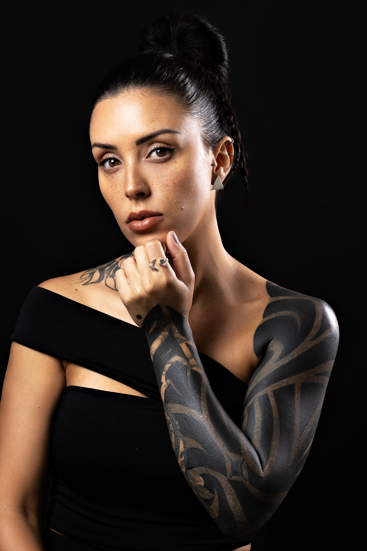 fotos profissionais produtos joias prata Amanda Dutra Oriana estúdio preto e branco marcos felipe fotografia