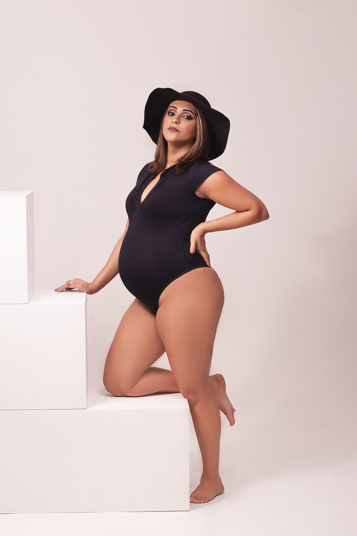 ensaio-gestante-em-estudio-marcos-felipe-fotografia