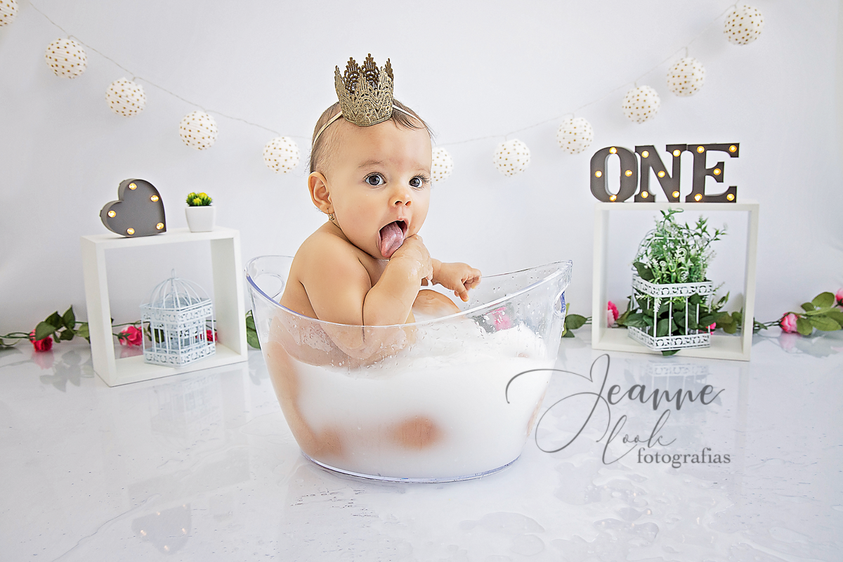 bebé na banheira
