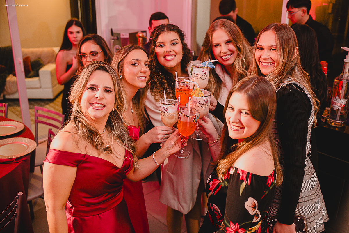 fotógrafo-evento-fotografia-aniversário-50-anos-camaquã-rio-grande-do-sul-rs-comemoração-intimista-família-amigos-registro-profissional-memórias-afeto-emoção-espontâneo-decoração-detALHES-luz-amor-alegria-homenagem-vida-festa-ensaio-pessoas-retrato-docume