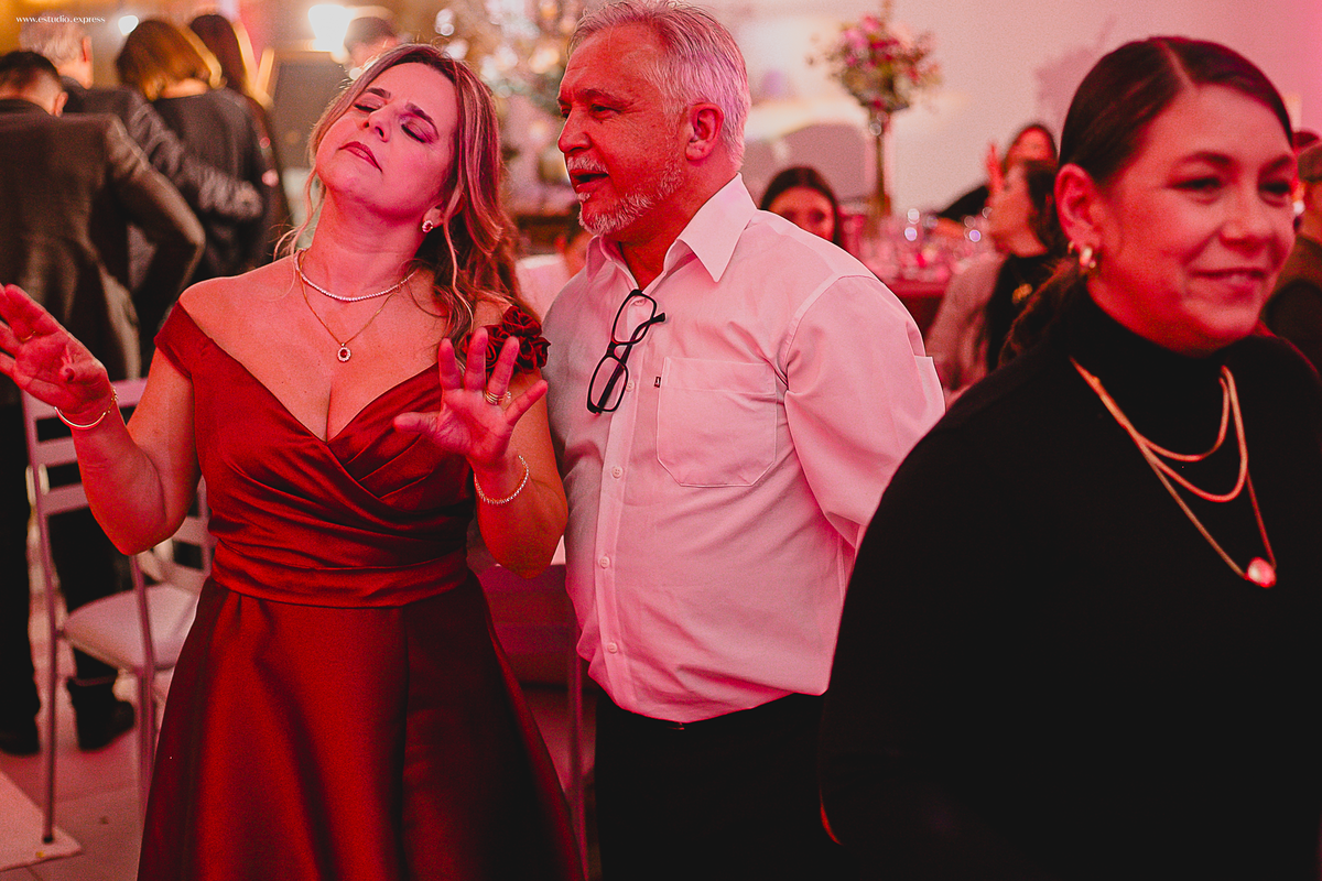 fotógrafo-evento-fotografia-aniversário-50-anos-camaquã-rio-grande-do-sul-rs-comemoração-intimista-família-amigos-registro-profissional-memórias-afeto-emoção-espontâneo-decoração-detALHES-luz-amor-alegria-homenagem-vida-festa-ensaio-pessoas-retrato-docume