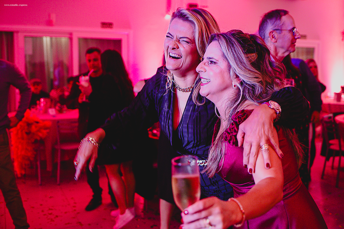 fotógrafo-evento-fotografia-aniversário-50-anos-camaquã-rio-grande-do-sul-rs-comemoração-intimista-família-amigos-registro-profissional-memórias-afeto-emoção-espontâneo-decoração-detALHES-luz-amor-alegria-homenagem-vida-festa-ensaio-pessoas-retrato-docume