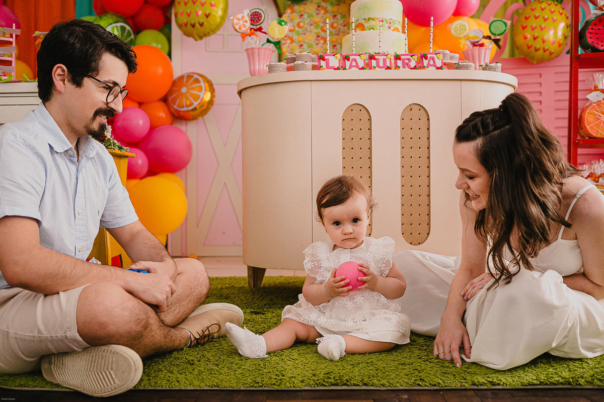 Família reunida celebrando aniversário de 1 ano com alegria em Camaquã RS