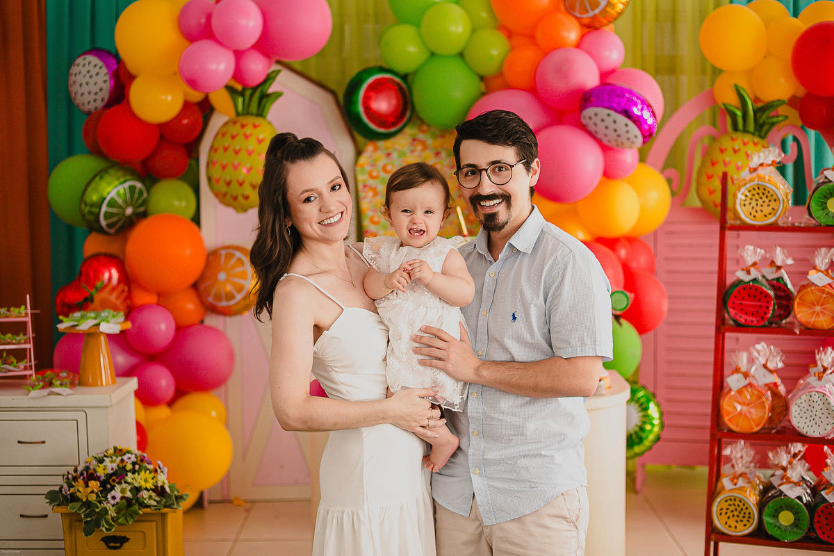 Bebê em momento espontâneo durante festa de 1 ano em Camaquã RS