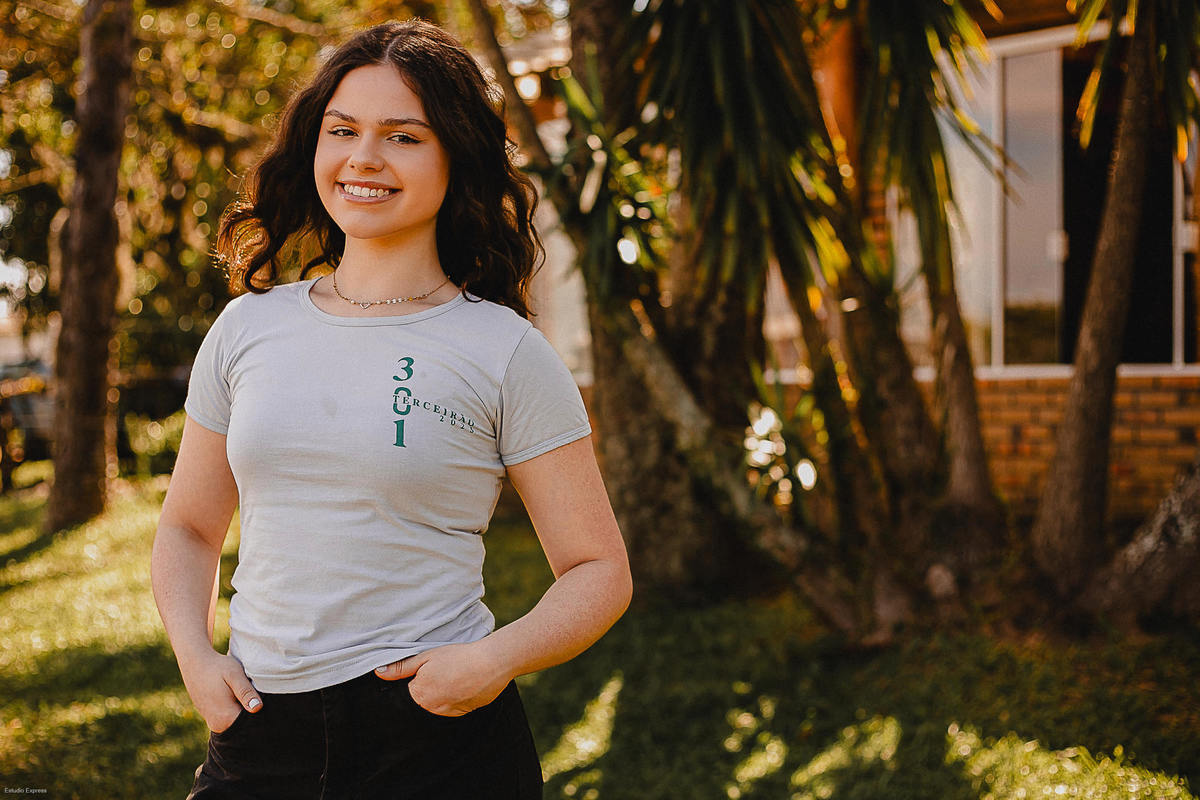 Formandos em momento de descontração durante ensaio em Camaquã