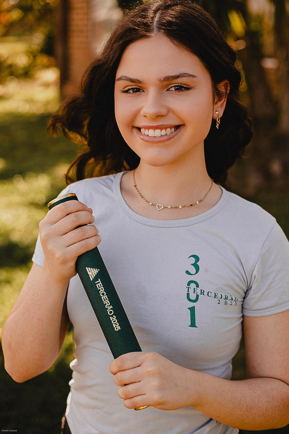 Turma do terceiro ano reunida em ensaio de formatura na La Estancia