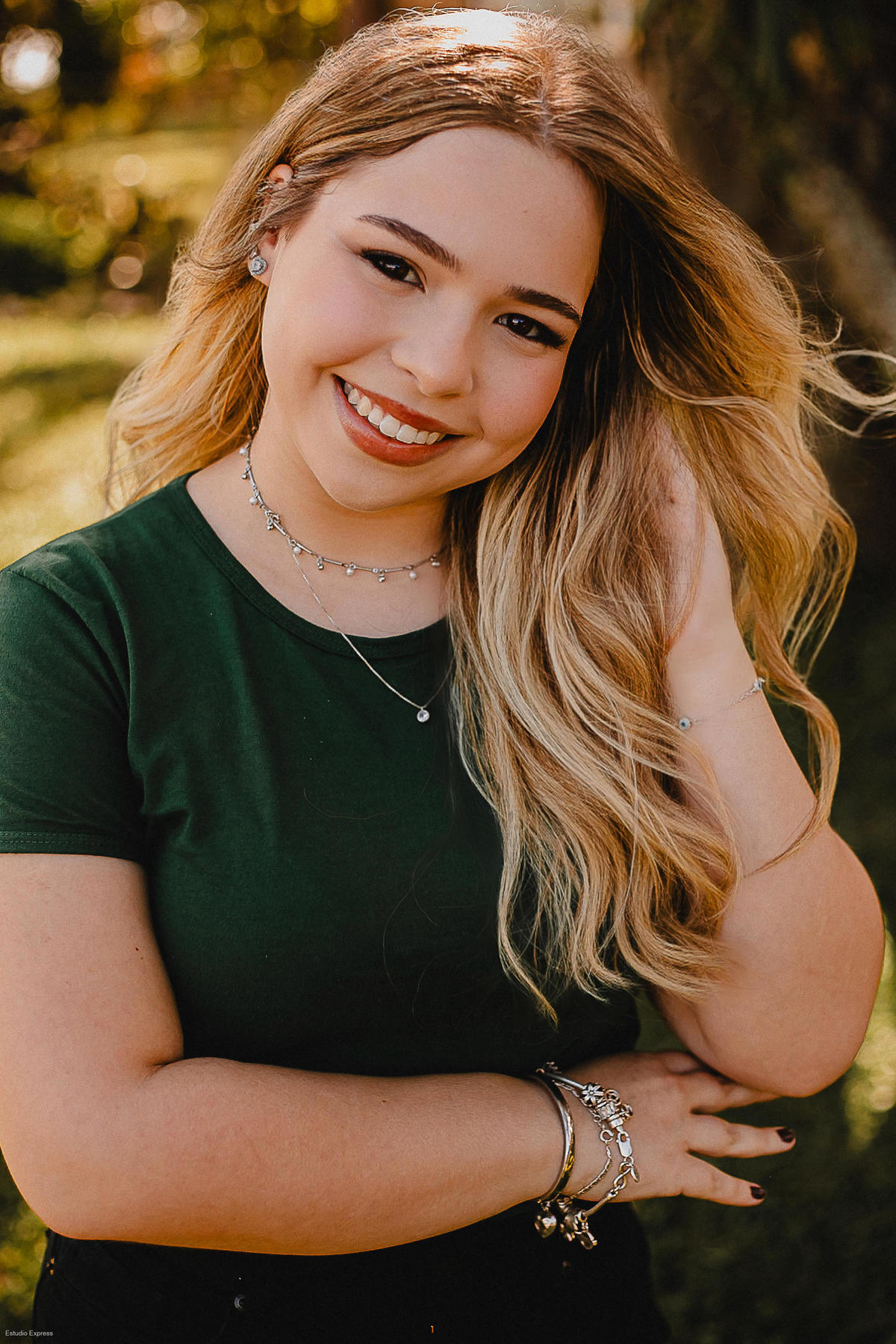 Ensaio escolar com formandos em clima leve e natural