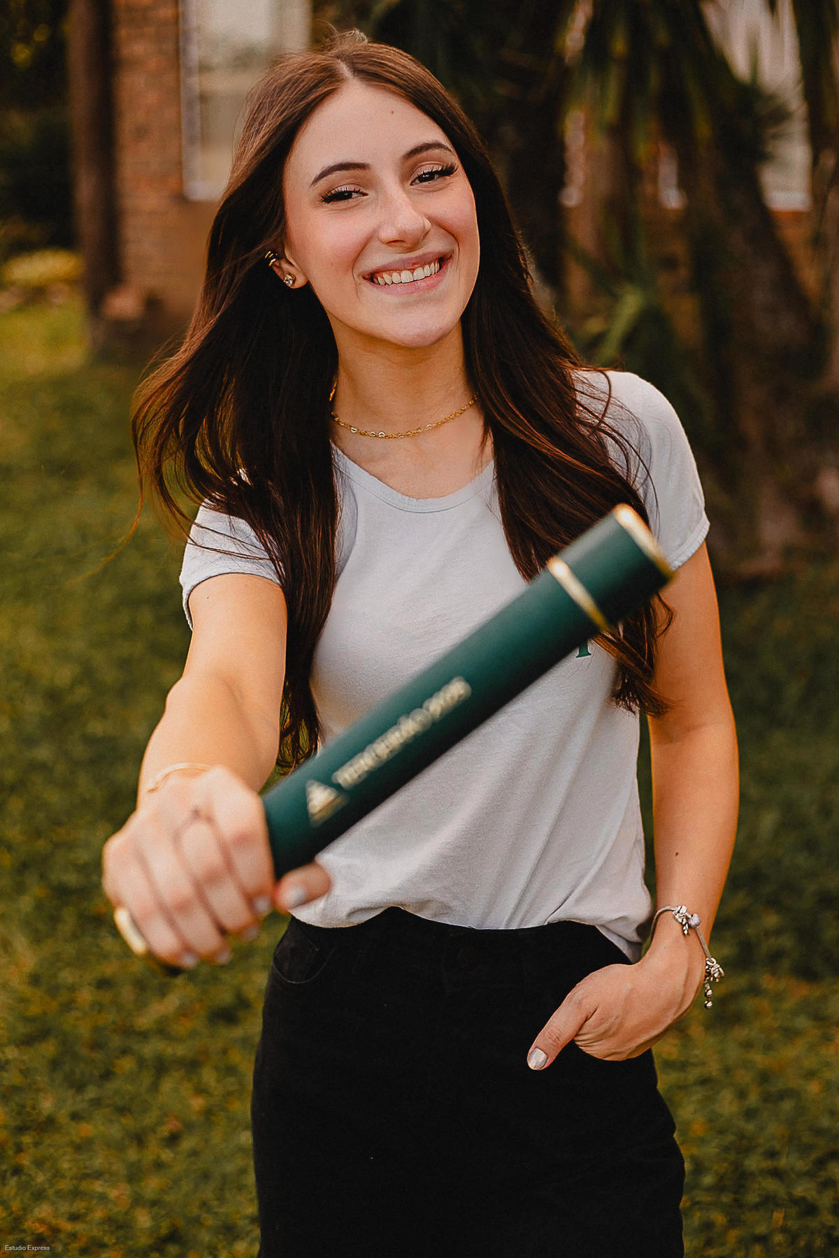 Fotografia de turma com leveza e interação durante ensaio em Camaquã