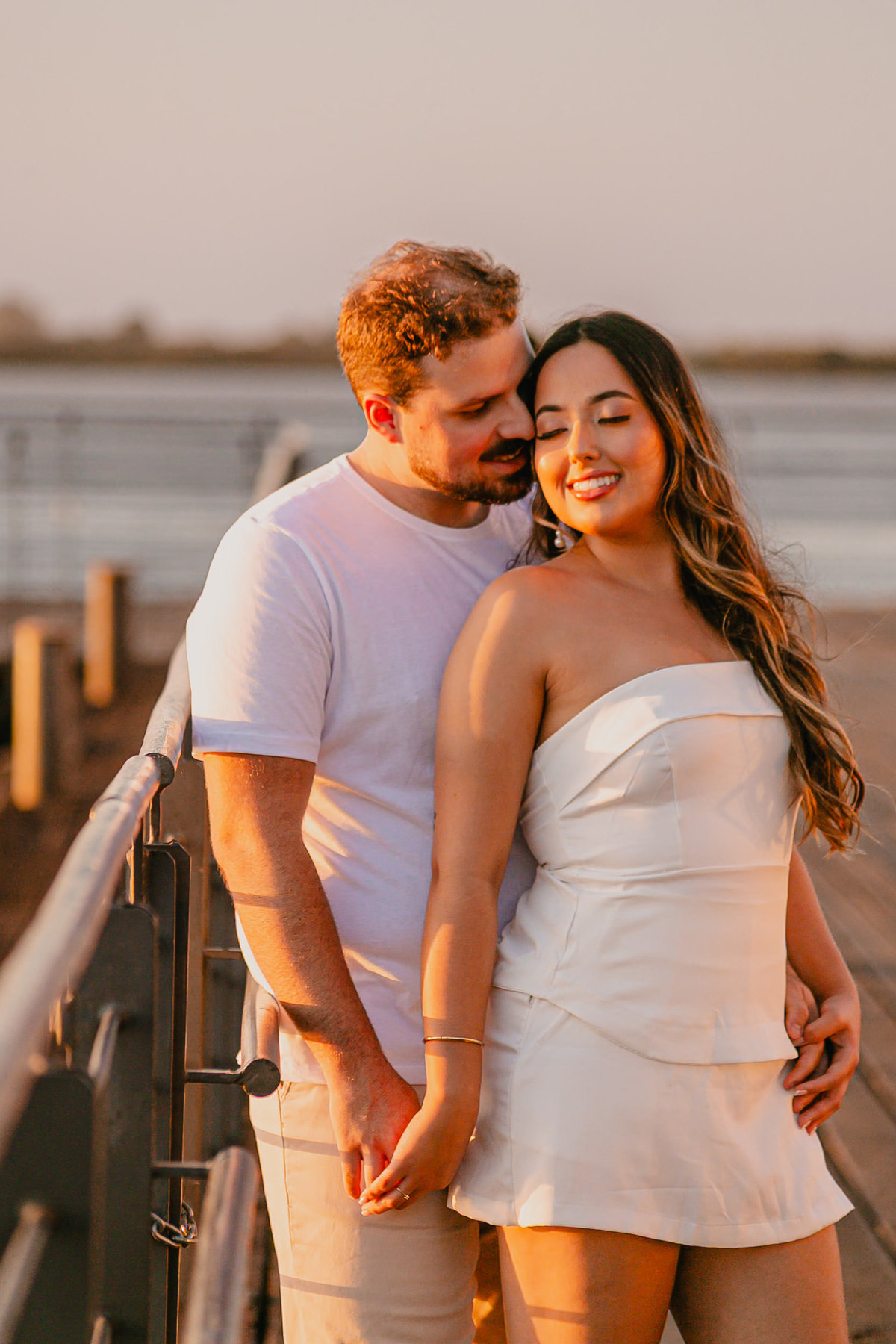 Ensaio pré casamento valorizando a naturalidade e a emoção do casal.