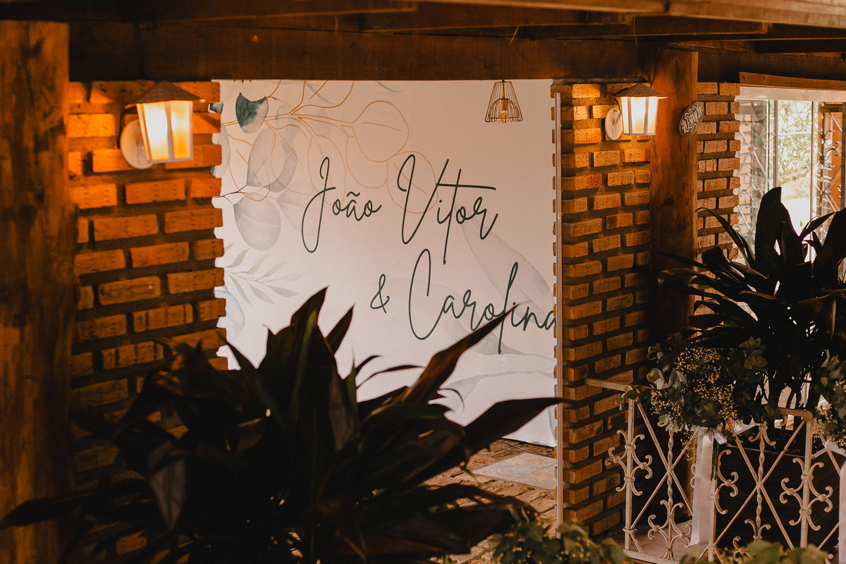 Cerimônia de casamento ao ar livre na La Estancia em Camaquã RS com cenário preparado para receber os convidados.