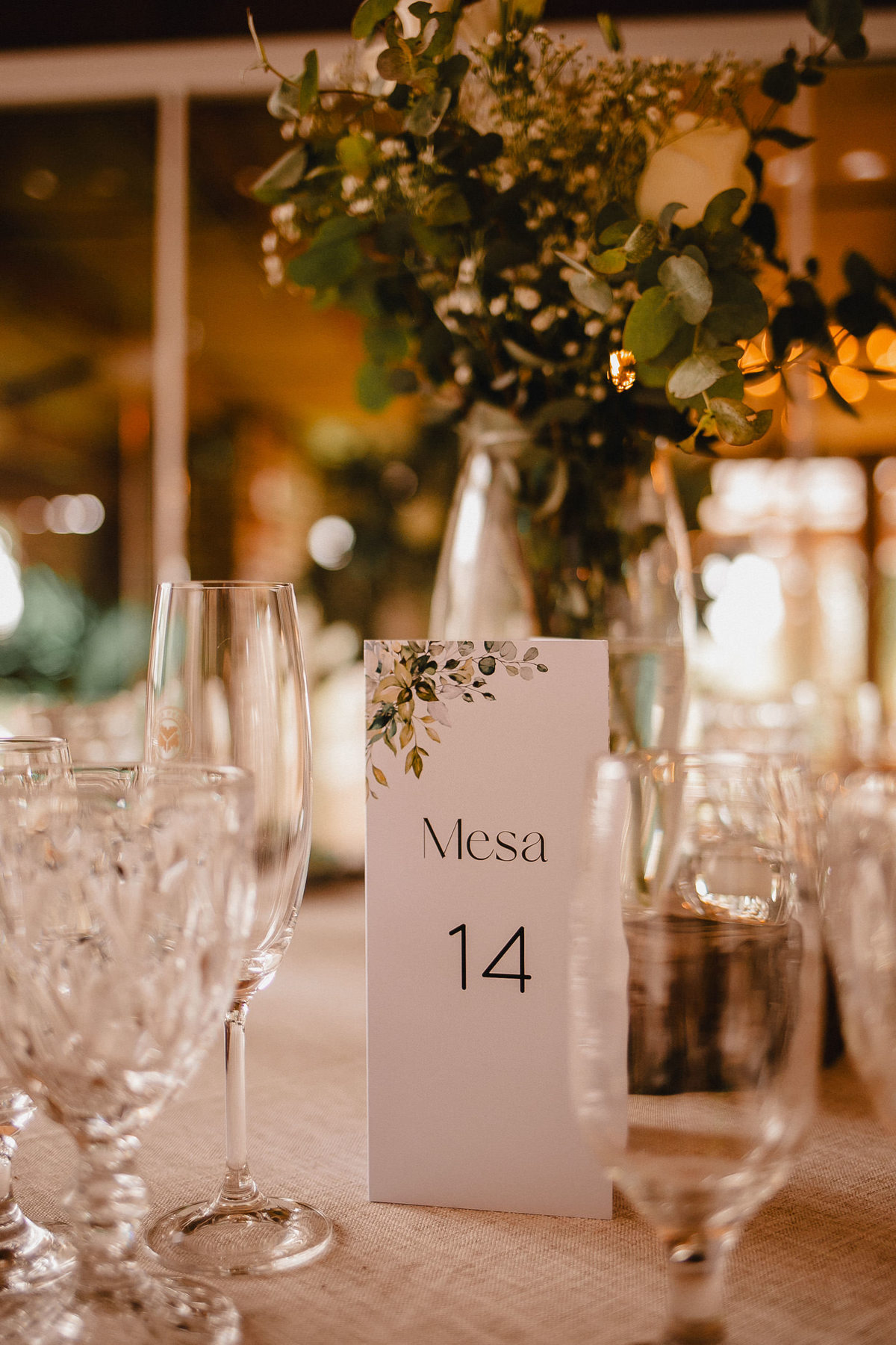 Estrutura da celebração preparada para um casamento ao ar livre na La Estancia.
