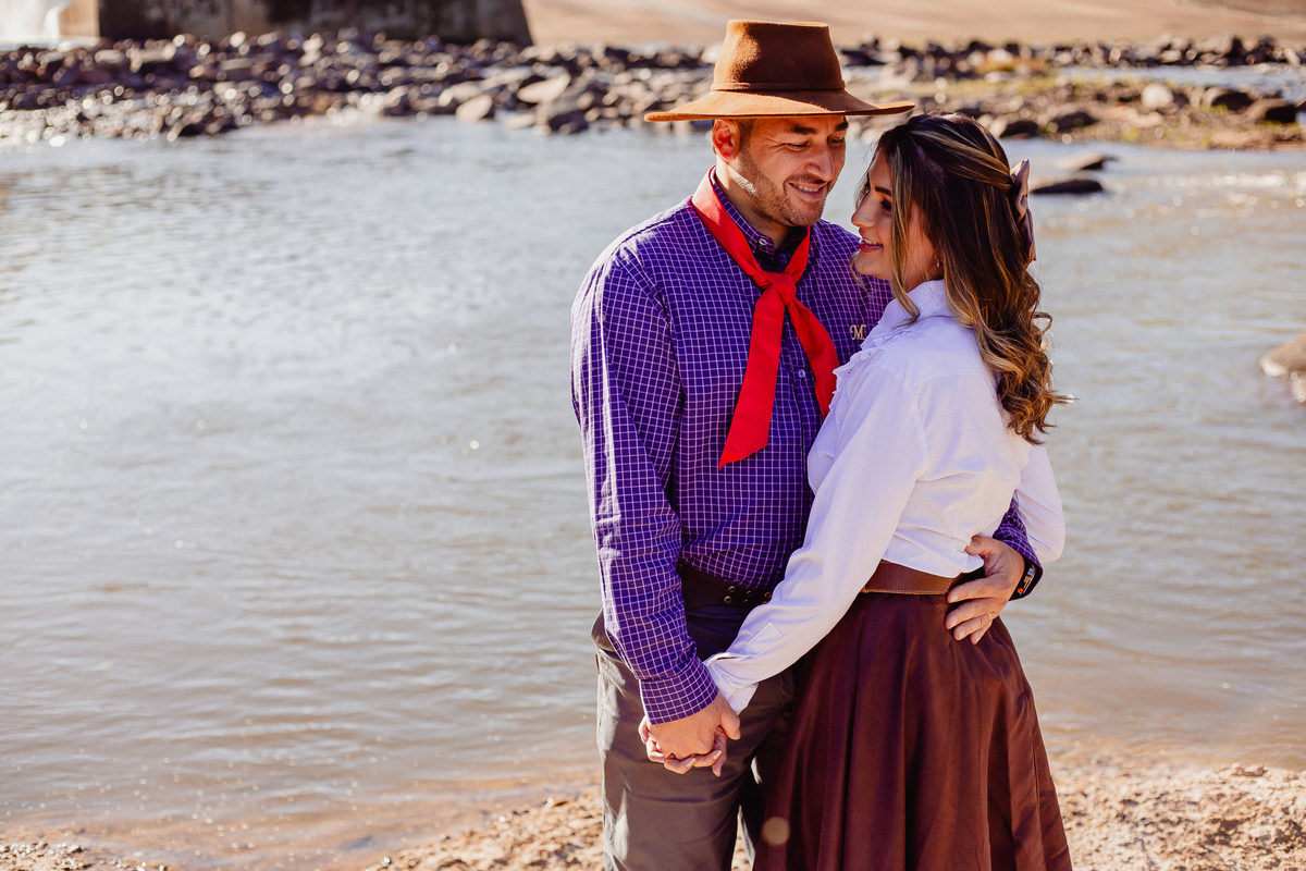 pre-wedding-barragem-de-camaqua-rs-ensaio-de-casal-fotografia-de-casamento