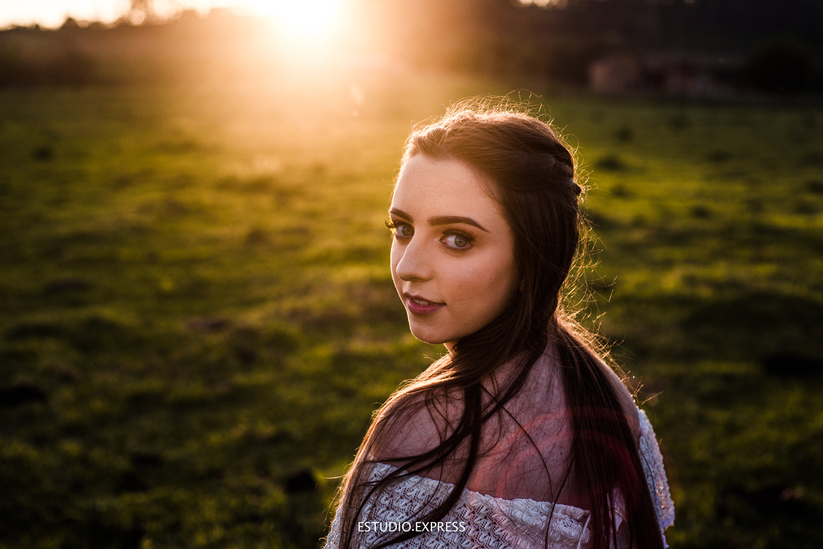 estúdio fotográfico-fotografo-família-15anos-ensaio-casamento-formatura-book de fotos-fotografa-ensaio gestante-festa de 15 anos-pré wedding-fotos profissionais-corporativos-retratos-fotos de bebê-sessão de fotos-mini wedding-dia do fotografo-ensaio newbo