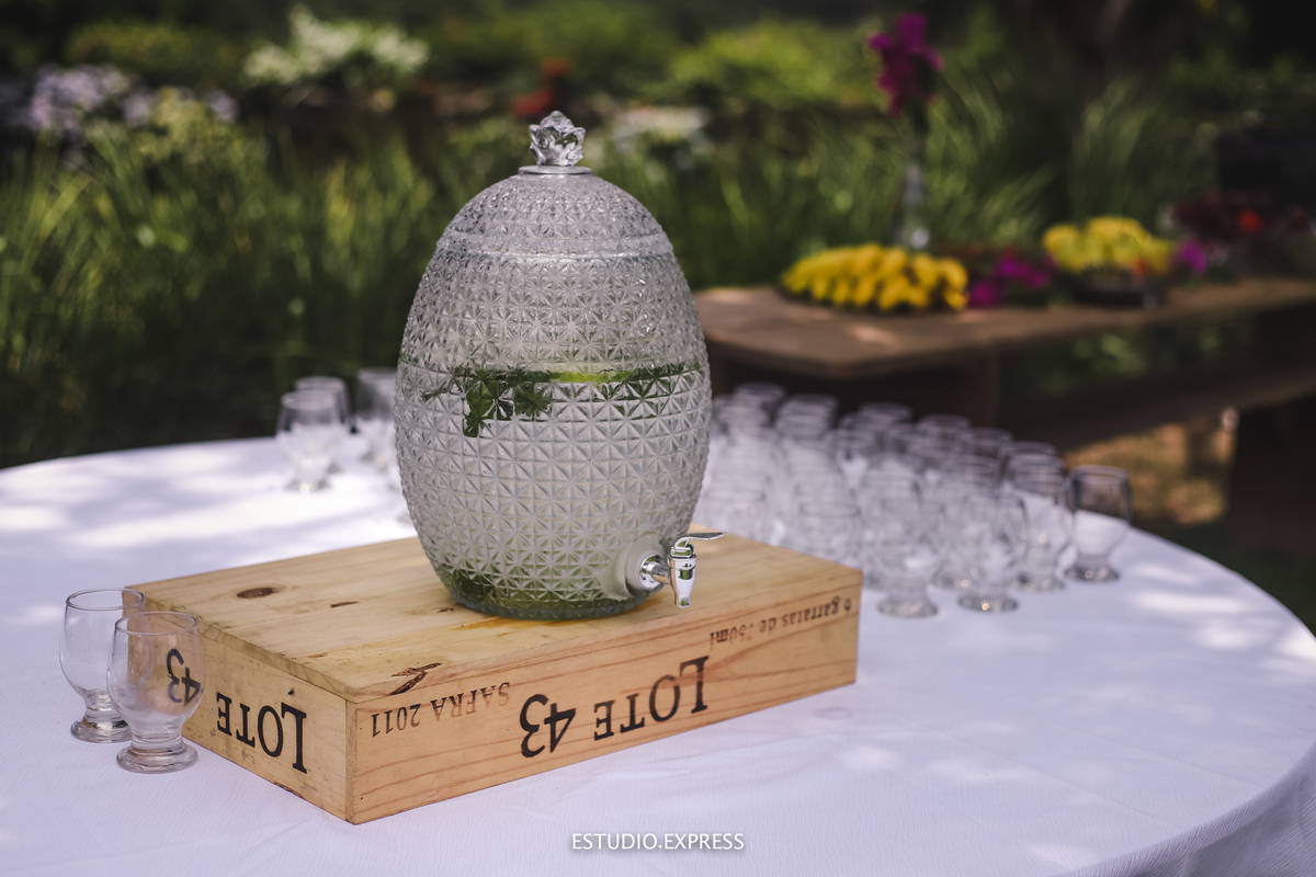 estúdio fotográfico-fotografo-família-15anos-ensaio-casamento-formatura-book de fotos-fotografa-ensaio gestante-festa de 15 anos-pré wedding-fotos profissionais-corporativos-retratos-fotos de bebê-sessão de fotos-mini wedding-dia do fotografo-ensaio newbo