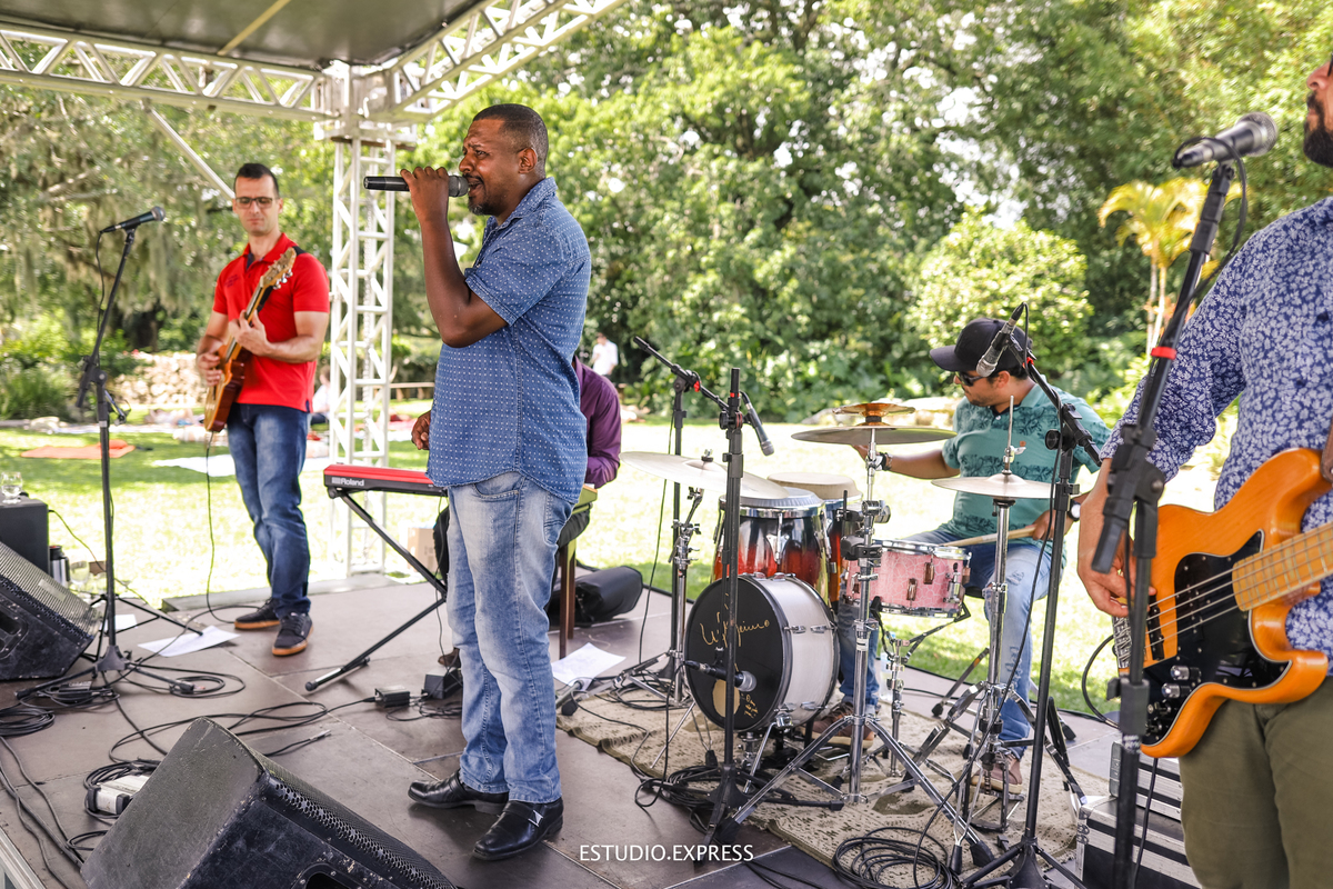 estúdio fotográfico-fotografo-família-15anos-ensaio-casamento-formatura-book de fotos-fotografa-ensaio gestante-festa de 15 anos-pré wedding-fotos profissionais-corporativos-retratos-fotos de bebê-sessão de fotos-mini wedding-dia do fotografo-ensaio newbo