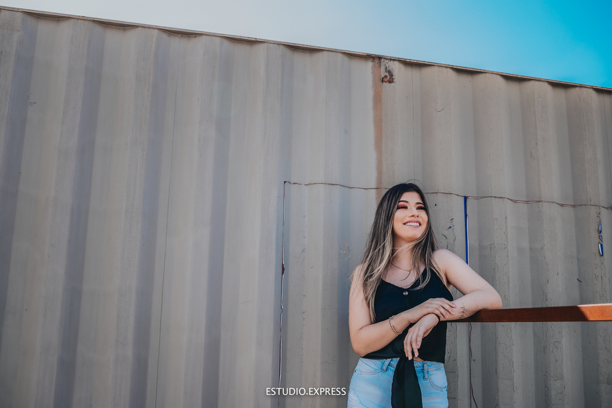 estúdio fotográfico-fotografo-família-15anos-ensaio-casamento-formatura-book de fotos-fotografa-ensaio gestante-festa de 15 anos-pré wedding-fotos profissionais-corporativos-retratos-fotos de bebê-sessão de fotos-mini wedding-dia do fotografo-ensaio newbo