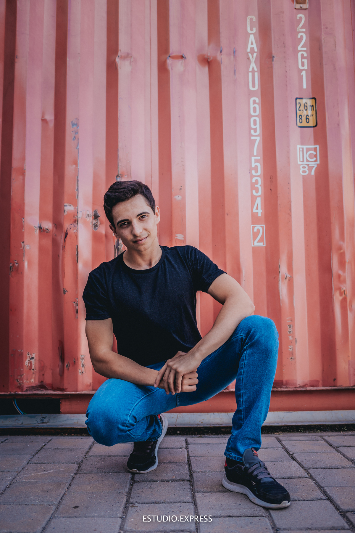 estúdio fotográfico-fotografo-família-15anos-ensaio-casamento-formatura-book de fotos-fotografa-ensaio gestante-festa de 15 anos-pré wedding-fotos profissionais-corporativos-retratos-fotos de bebê-sessão de fotos-mini wedding-dia do fotografo-ensaio newbo