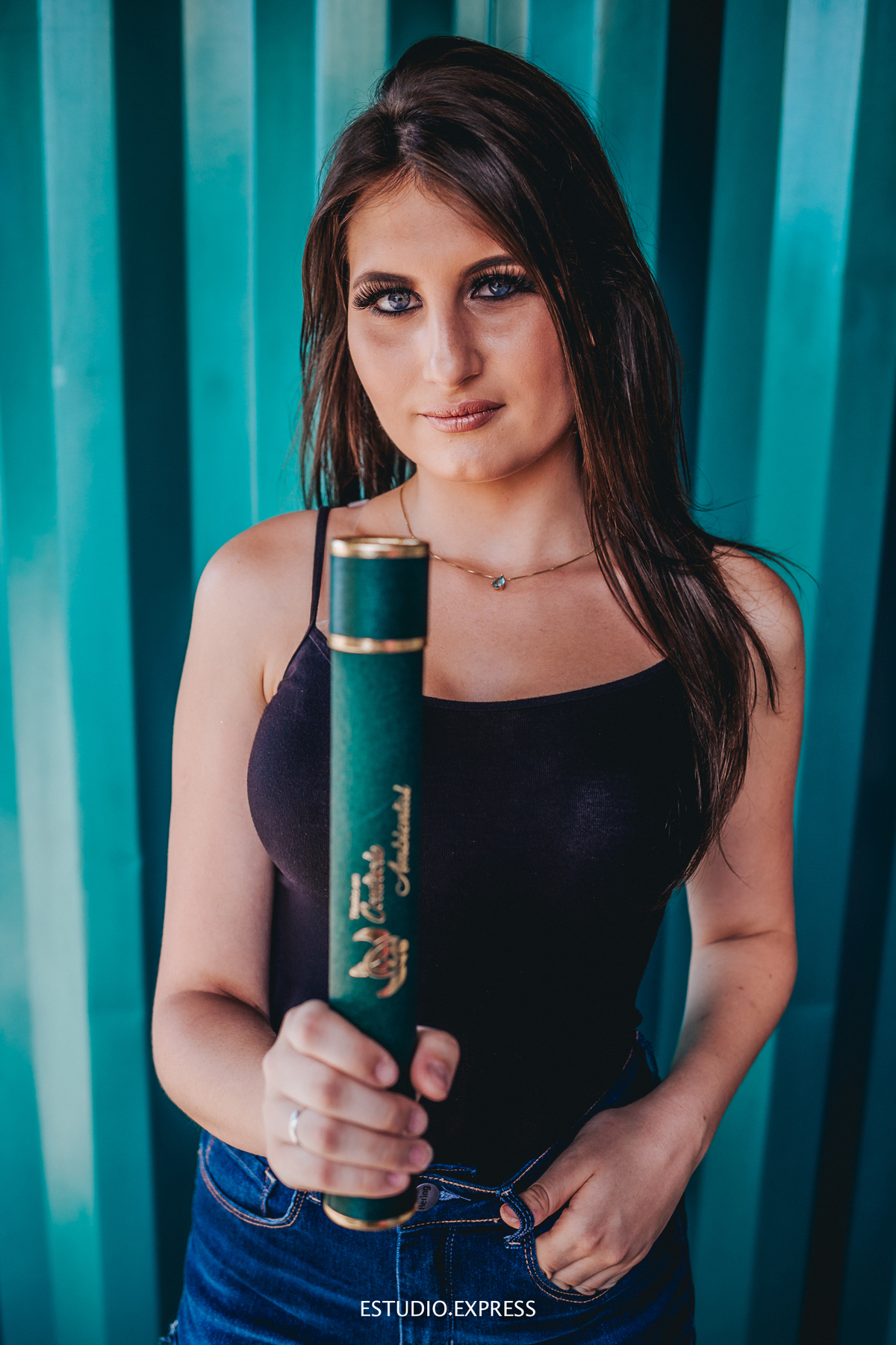 estúdio fotográfico-fotografo-família-15anos-ensaio-casamento-formatura-book de fotos-fotografa-ensaio gestante-festa de 15 anos-pré wedding-fotos profissionais-corporativos-retratos-fotos de bebê-sessão de fotos-mini wedding-dia do fotografo-ensaio newbo