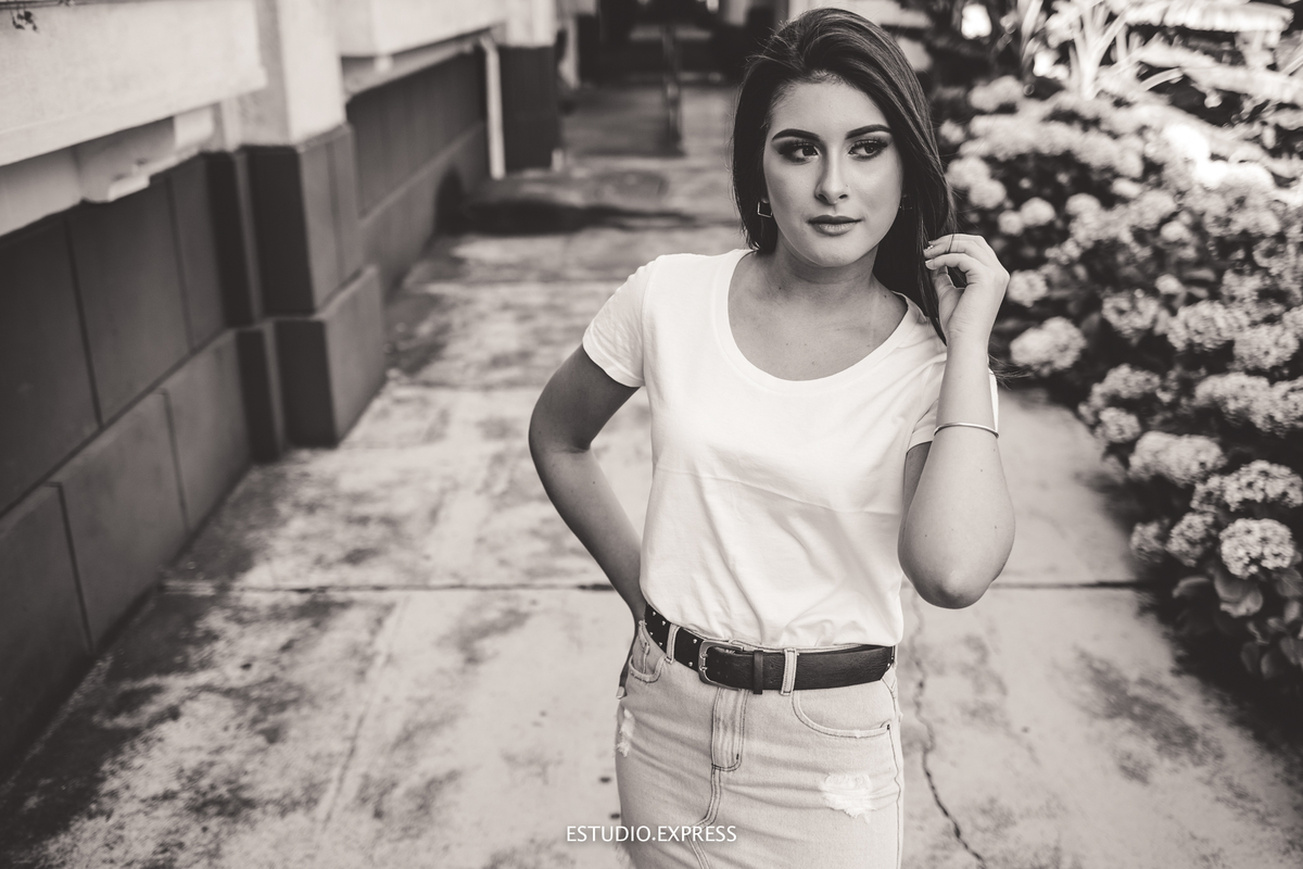 estúdio fotográfico-fotografo-família-15anos-ensaio-casamento-formatura-book de fotos-fotografa-ensaio gestante-festa de 15 anos-pré wedding-fotos profissionais-corporativos-retratos-fotos de bebê-sessão de fotos-mini wedding-dia do fotografo-ensaio newbo