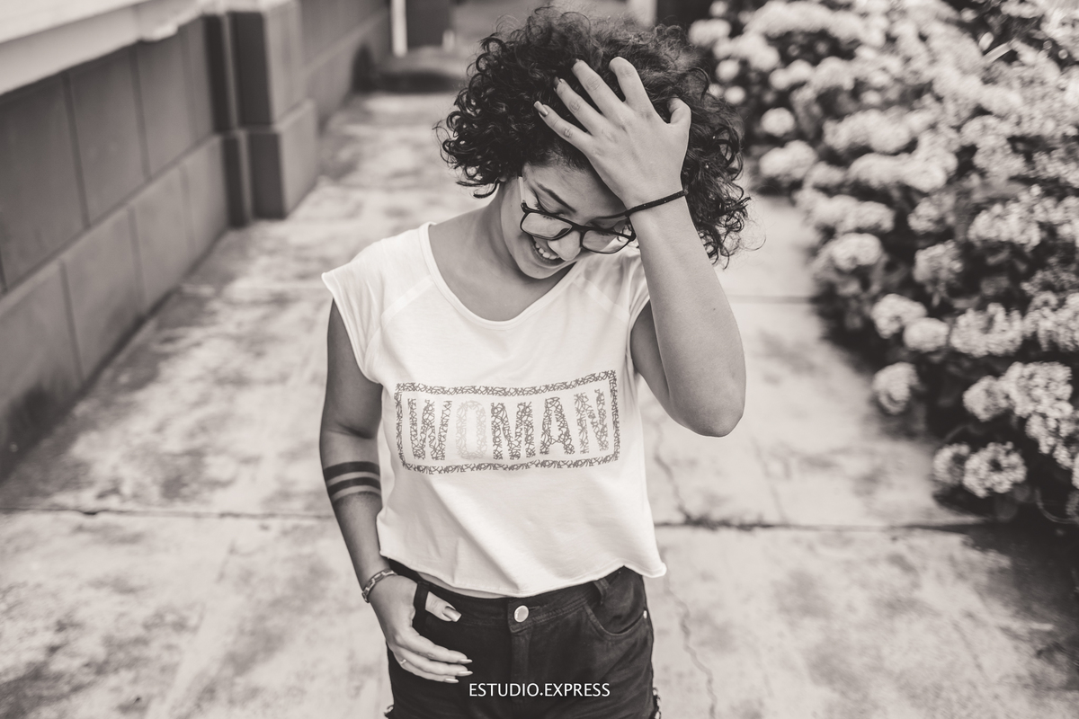 estúdio fotográfico-fotografo-família-15anos-ensaio-casamento-formatura-book de fotos-fotografa-ensaio gestante-festa de 15 anos-pré wedding-fotos profissionais-corporativos-retratos-fotos de bebê-sessão de fotos-mini wedding-dia do fotografo-ensaio newbo