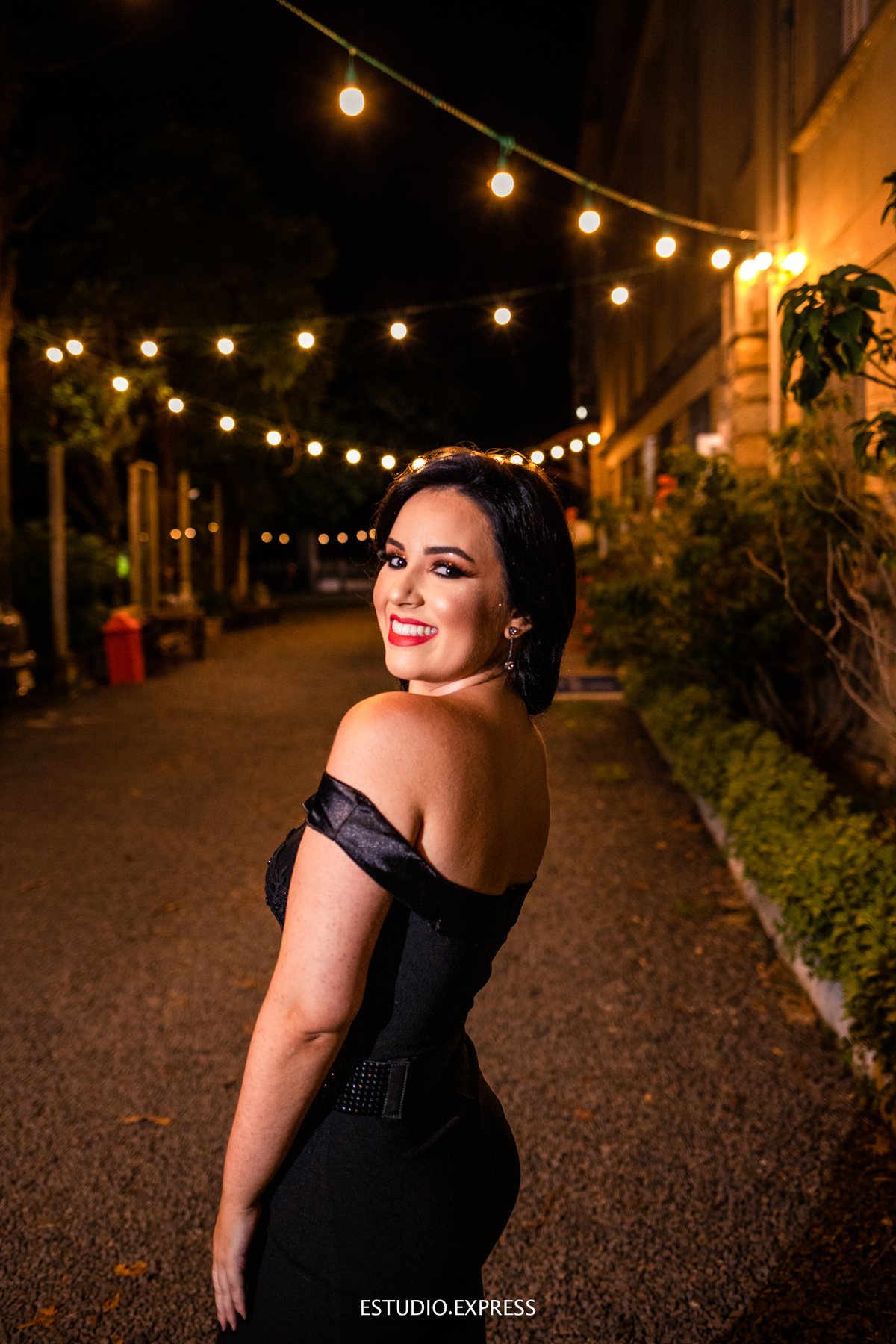 estúdio fotográfico-fotografo-família-15anos-ensaio-casamento-formatura-book de fotos-fotografa-ensaio gestante-festa de 15 anos-pré wedding-fotos profissionais-corporativos-retratos-fotos de bebê-sessão de fotos-mini wedding-dia do fotografo-ensaio newbo