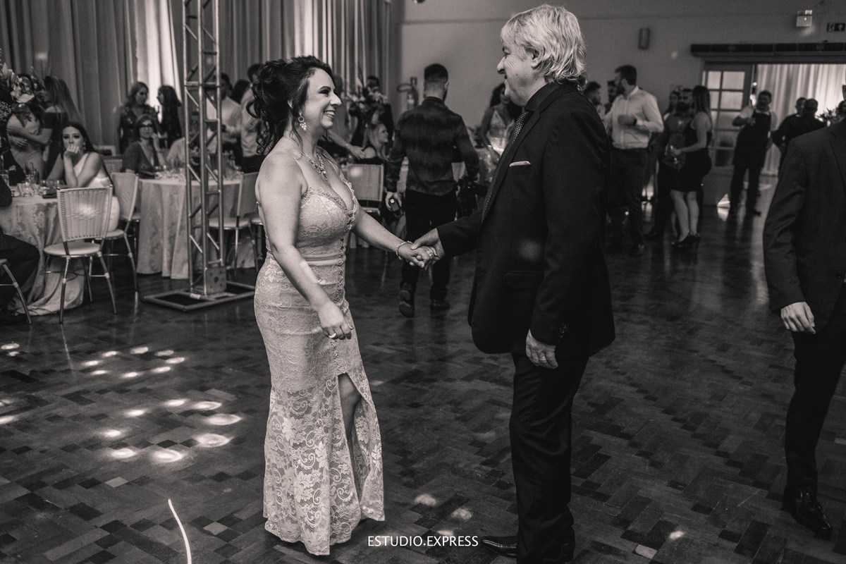 estúdio fotográfico-fotografo-família-15anos-ensaio-casamento-formatura-book de fotos-fotografa-ensaio gestante-festa de 15 anos-pré wedding-fotos profissionais-corporativos-retratos-fotos de bebê-sessão de fotos-mini wedding-dia do fotografo-ensaio newbo