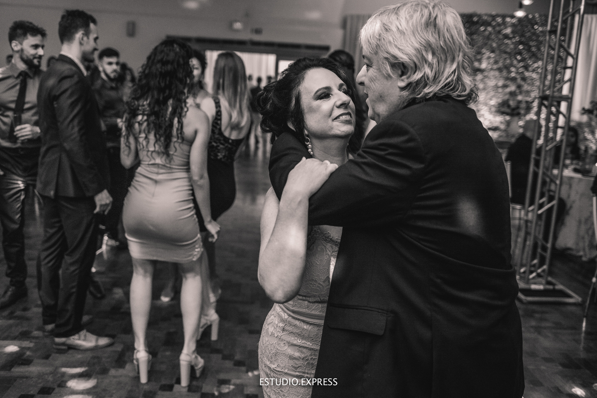 estúdio fotográfico-fotografo-família-15anos-ensaio-casamento-formatura-book de fotos-fotografa-ensaio gestante-festa de 15 anos-pré wedding-fotos profissionais-corporativos-retratos-fotos de bebê-sessão de fotos-mini wedding-dia do fotografo-ensaio newbo