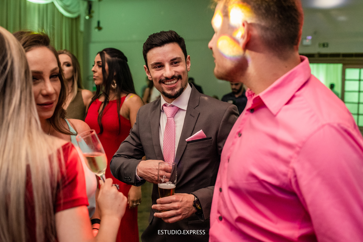 estúdio fotográfico-fotografo-família-15anos-ensaio-casamento-formatura-book de fotos-fotografa-ensaio gestante-festa de 15 anos-pré wedding-fotos profissionais-corporativos-retratos-fotos de bebê-sessão de fotos-mini wedding-dia do fotografo-ensaio newbo