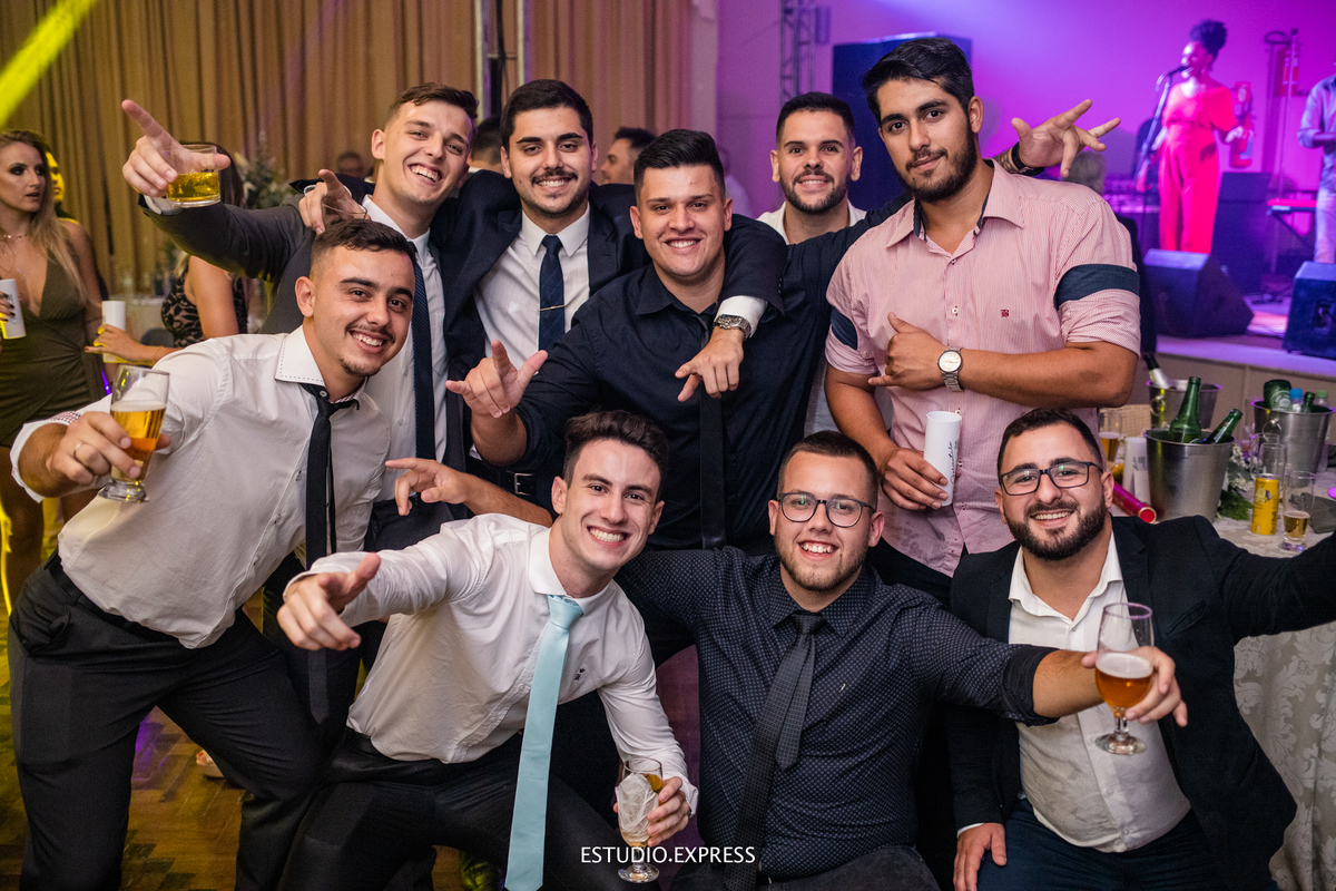 estúdio fotográfico-fotografo-família-15anos-ensaio-casamento-formatura-book de fotos-fotografa-ensaio gestante-festa de 15 anos-pré wedding-fotos profissionais-corporativos-retratos-fotos de bebê-sessão de fotos-mini wedding-dia do fotografo-ensaio newbo