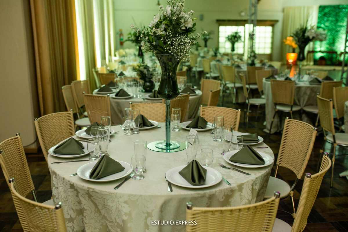 estúdio fotográfico-fotografo-família-15anos-ensaio-casamento-formatura-book de fotos-fotografa-ensaio gestante-festa de 15 anos-pré wedding-fotos profissionais-corporativos-retratos-fotos de bebê-sessão de fotos-mini wedding-dia do fotografo-ensaio newbo