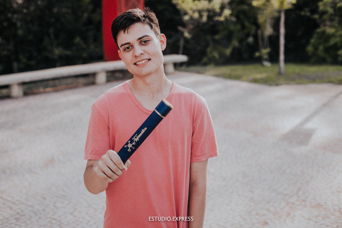 estúdio fotográfico-fotografo-família-15anos-ensaio-casamento-formatura-book de fotos-fotografa-ensaio gestante-festa de 15 anos-pré wedding-fotos profissionais-corporativos-ifsul-camaqua-ifcamaqua-formatura-turma-ensaio-tca-foto