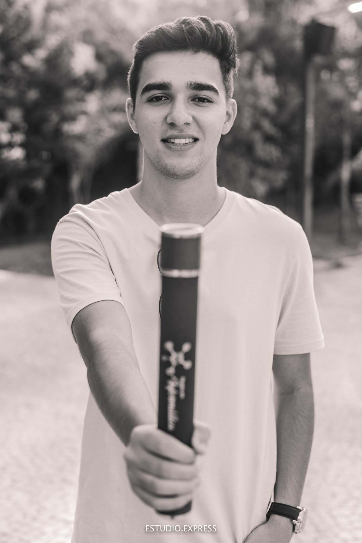 estúdio fotográfico-fotografo-família-15anos-ensaio-casamento-formatura-book de fotos-fotografa-ensaio gestante-festa de 15 anos-pré wedding-fotos profissionais-corporativos-ifsul-camaqua-ifcamaqua-formatura-turma-ensaio-tca-foto