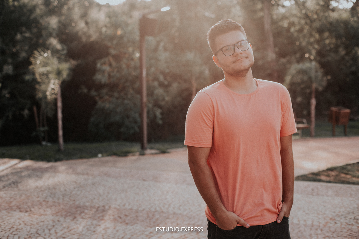 estúdio fotográfico-fotografo-família-15anos-ensaio-casamento-formatura-book de fotos-fotografa-ensaio gestante-festa de 15 anos-pré wedding-fotos profissionais-corporativos-ifsul-camaqua-ifcamaqua-formatura-turma-ensaio-tca-foto