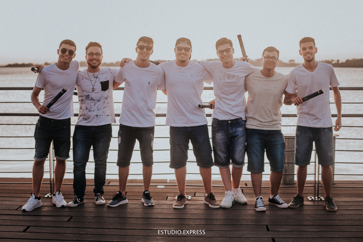 estúdio fotográfico-fotografo-família-15anos-ensaio-casamento-formatura-book de fotos-fotografa-ensaio gestante-festa de 15 anos-pré wedding-fotos profissionais-corporativos-ifsul-camaqua-ifcamaqua-formatura-turma-ensaio-tca-foto