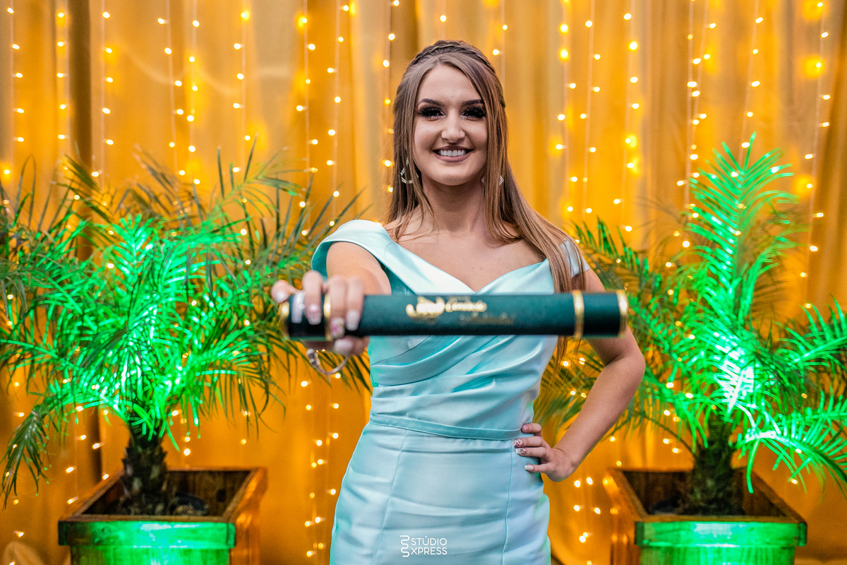 estúdio fotográfico-fotografo-família-15anos-ensaio-casamento-formatura-book de fotos-fotografa-ensaio gestante-festa de 15 anos-pré wedding-fotos profissionais-corporativos-retratos-fotos de bebê-sessão de fotos-mini wedding-dia do fotografo-ensaio newbo