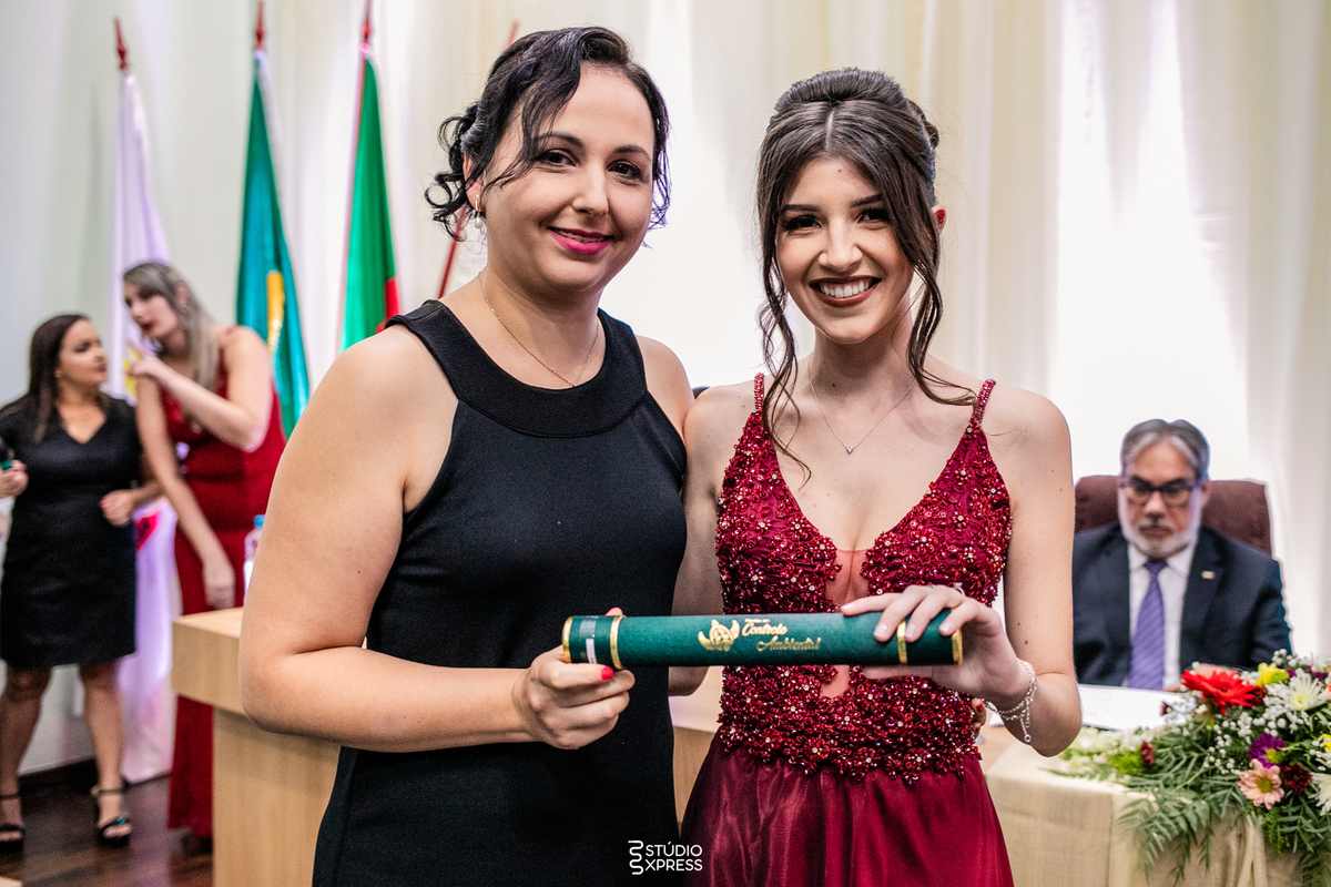 estúdio fotográfico-fotografo-família-15anos-ensaio-casamento-formatura-book de fotos-fotografa-ensaio gestante-festa de 15 anos-pré wedding-fotos profissionais-corporativos-retratos-fotos de bebê-sessão de fotos-mini wedding-dia do fotografo-ensaio newbo