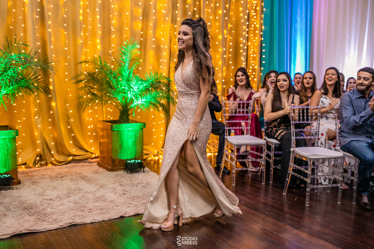 estúdio fotográfico-fotografo-família-15anos-ensaio-casamento-formatura-book de fotos-fotografa-ensaio gestante-festa de 15 anos-pré wedding-fotos profissionais-corporativos-retratos-fotos de bebê-sessão de fotos-mini wedding-dia do fotografo-ensaio newbo